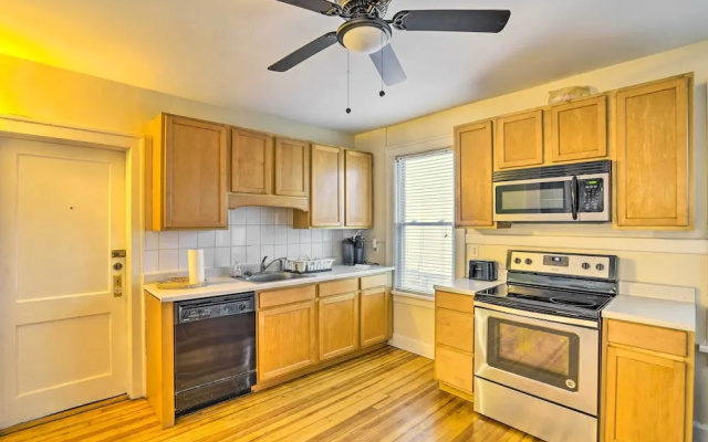 photo 4 of Charming Albany Retreat ~ 3 Mi to Downtown!