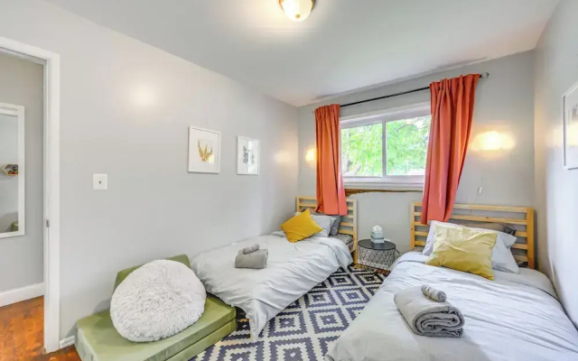 photo 2 of Charming Ann Arbor Getaway w/ Deck: Near Downtown!