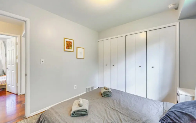 photo 4 of Charming Ann Arbor Getaway w/ Deck: Near Downtown!