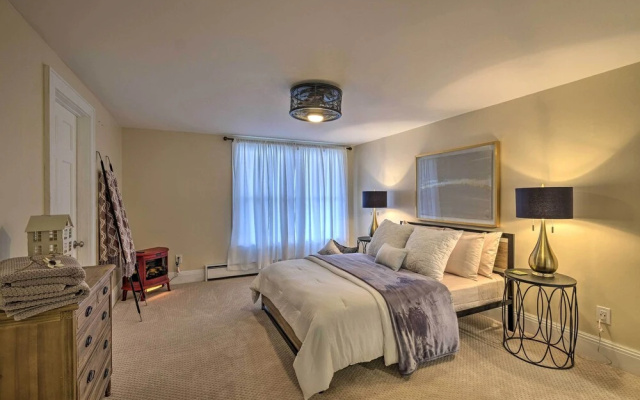 photo 4 of Charming Apt W/patio: Walk to Downtown Albany