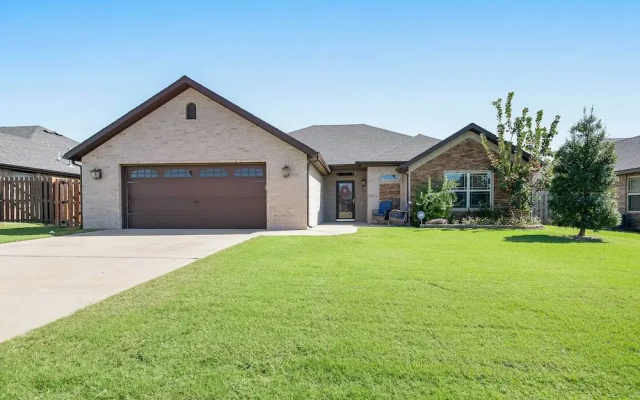 photo 3 of Near Hiking & Biking: Convenient Home in Rogers!