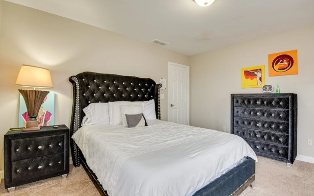photo 3 of Pet-friendly Atlanta Home: 9 Mi to Downtown!