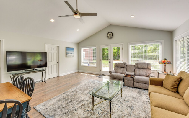 photo 3 of Charming Bluffton Vacation Home w/ Yard!