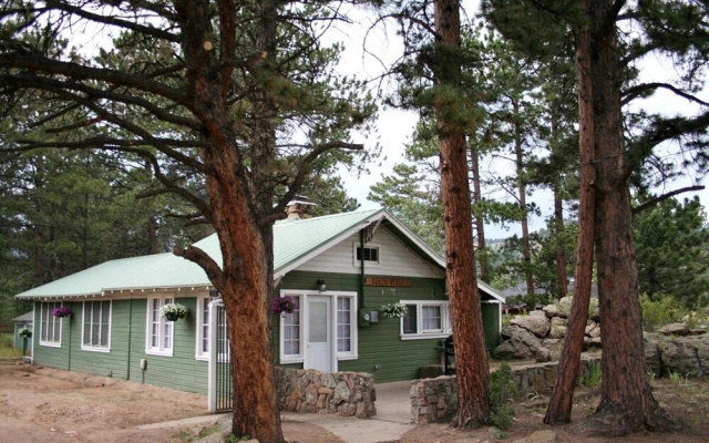 photo 5 of Charming Cabin, Next To National Park 3 Bedroom Cabin - #20-NCD0297