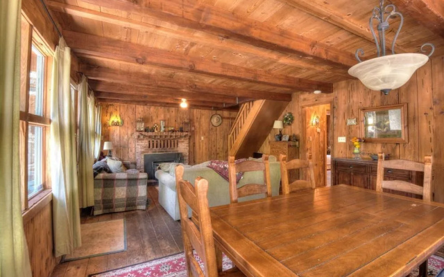 photo 5 of Charming Cascade Chalet