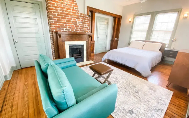 photo 3 of Charming & Central Executive Rentals