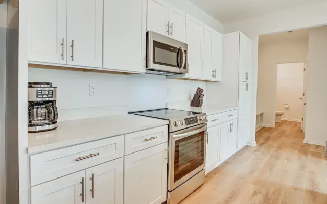 photo 3 of Charming Charlotte Townhome: 6 Mi to Downtown!