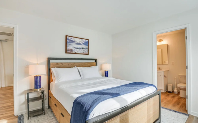 photo 5 of Charming Charlotte Townhome: 6 Mi to Downtown!