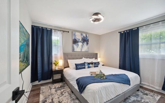 photo 3 of Charming Contemporary Family Home 3 Bedroom Home by RedAwning