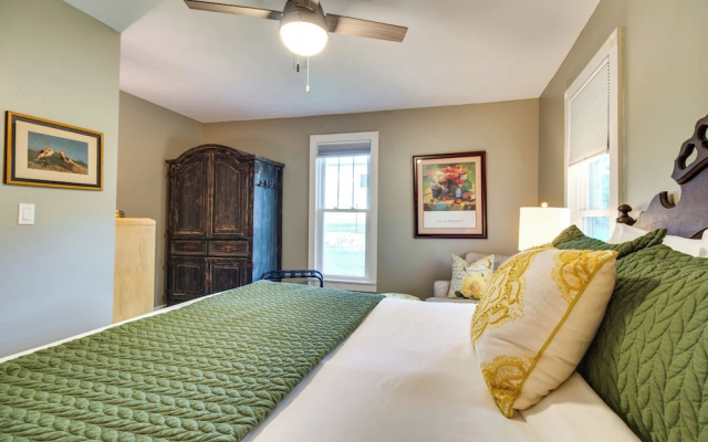 photo 4 of Updated Cotter Cottage: Walk to White River!