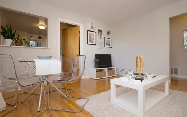 photo 2 of Charming & Cozy Dolores Park Condo by RedAwning