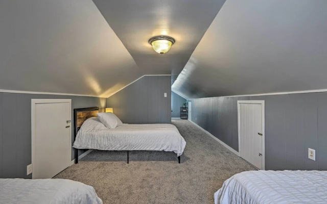 photo 3 of Charming Family Home ~ 4 Mi to Granite Peak!