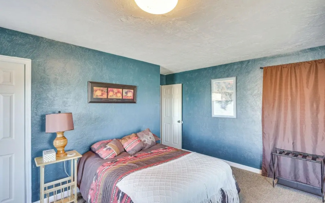 photo 2 of Charming Farmington Home ~ 16 Mi to Aztec Ruins!