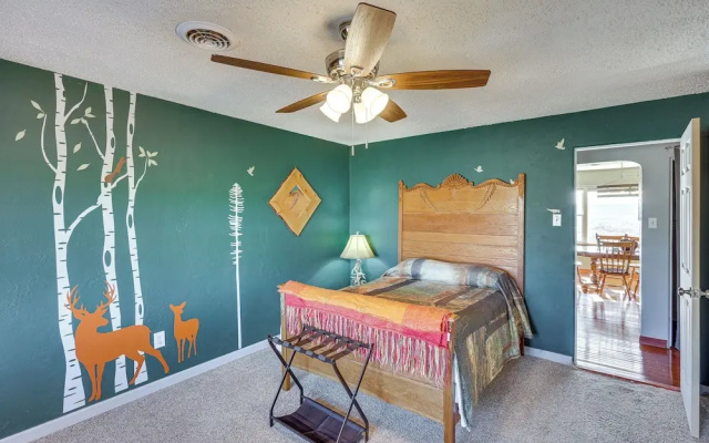 photo 5 of Charming Farmington Home ~ 16 Mi to Aztec Ruins!