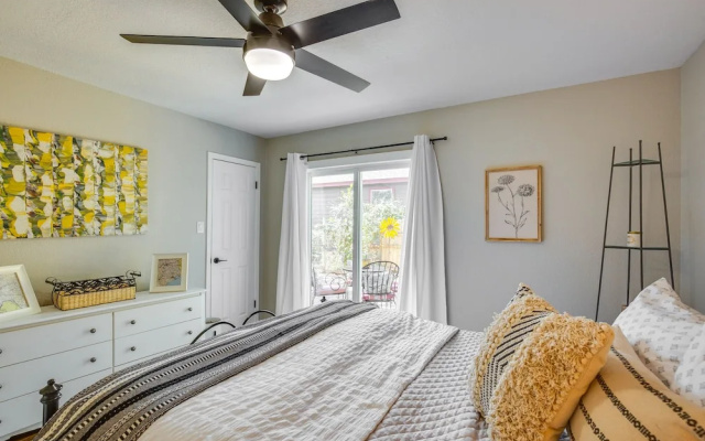 photo 4 of Charming Granbury Cottage Retreat w/ Private Patio