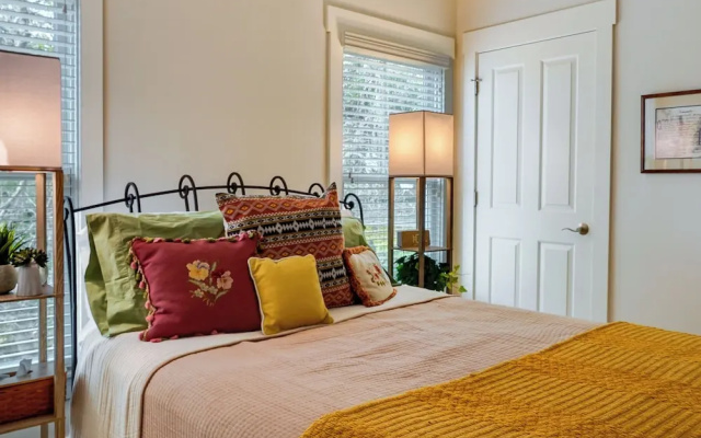 photo 4 of Charming Granville Home w/ Porch - Walk Downtown!