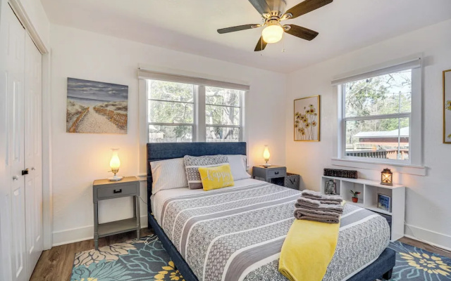 photo 3 of Charming Gulf Coast Cottage - 1 Mile to the Coast!