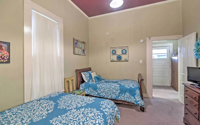 photo 4 of Charming Gulfport Getaway Only 3 Blocks to Beach!