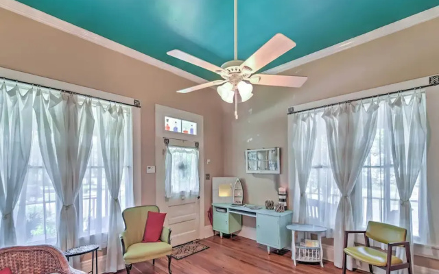 photo 5 of Charming Gulfport Getaway Only 3 Blocks to Beach!