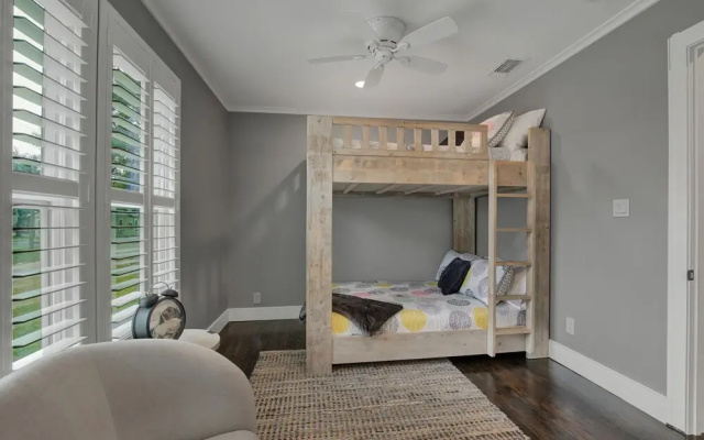 photo 4 of Charming Home W/firepit&grill 5min From Mercer St!