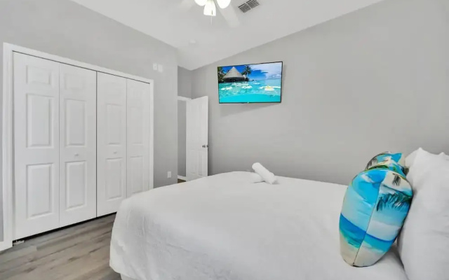 photo 4 of Charming Home With Private Pool and Electric Fire Place! #4bc110