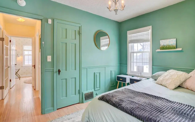 photo 2 of Charming Minneapolis Home < 1 Mi to Lakes!
