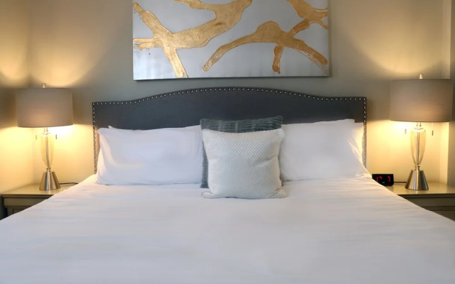 photo 3 of Charming One Bedroom Suite