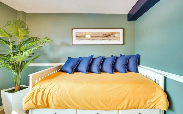 photo 2 of Charming Panama City Studio w/ Community Pool!