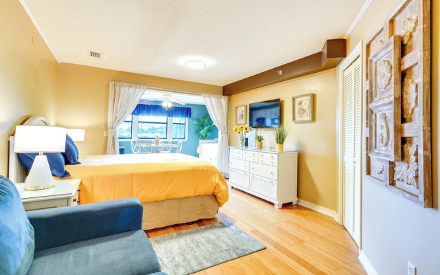 photo 4 of Charming Panama City Studio w/ Community Pool!