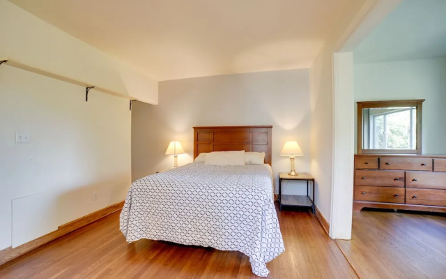 photo 3 of Charming Pittsburgh Home ~ 2 Mi to Downtown
