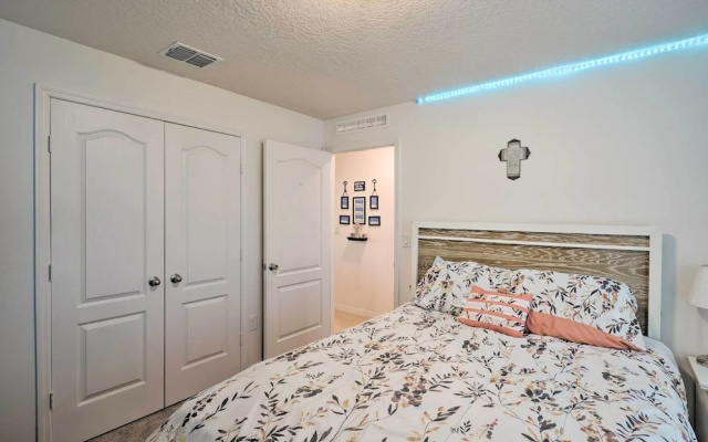 photo 5 of Charming Poinciana House - 30 Mi to Disney!