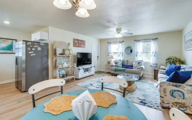 photo 3 of 4 Mi to Beach: Charming Port Charlotte Home!