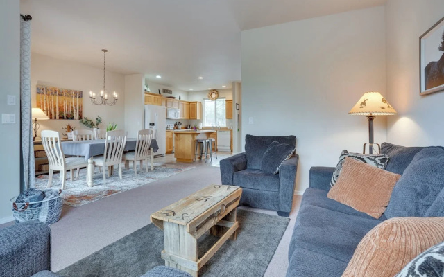 photo 5 of Charming Redmond Townhome w/ Resort Amenities