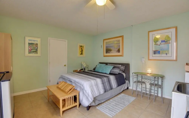 photo 2 of Convenient Sarasota Studio w/ Lush Backyard!