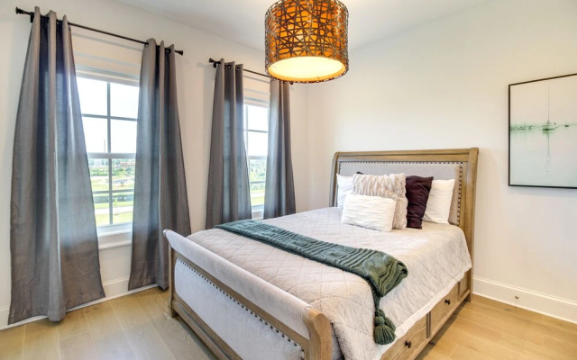 photo 2 of Charming Savannah Townhome - 1 Block to Riverwalk!