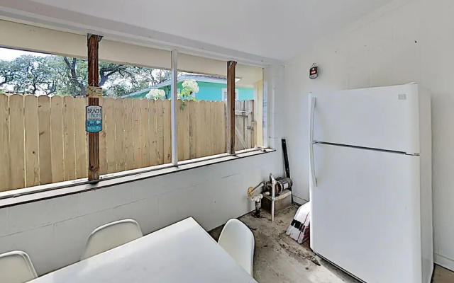 photo 2 of Charming Seaside W/ 2 Living Areas & Patio 3 Bedroom Home