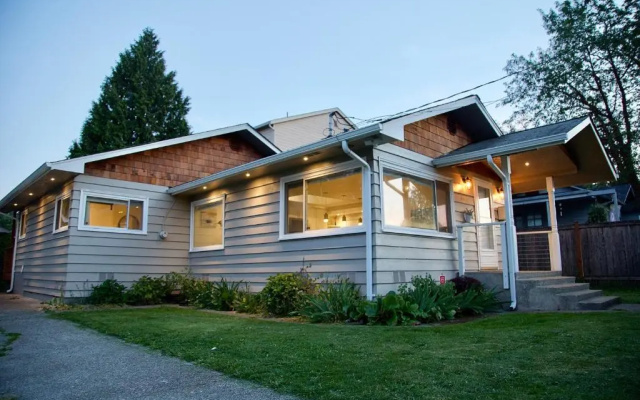 photo 2 of Charming Seattle Home Near Lake Washington