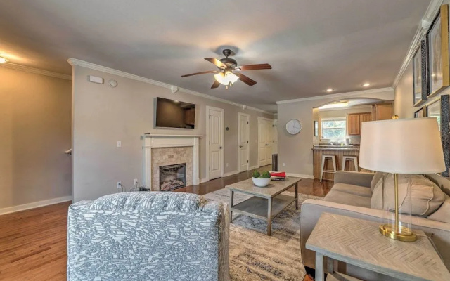 photo 2 of Charming Springdale Townhome ~ 5 Mi to Dtwn!