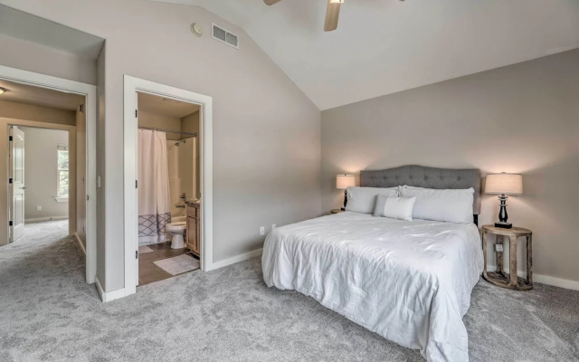 photo 3 of Charming Springdale Townhome ~ 5 Mi to Dtwn!