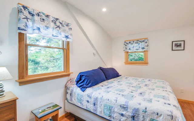 photo 4 of Charming Stonington Studio w/ Ocean Views!