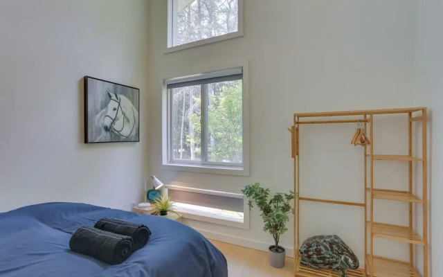 photo 3 of Charming Swan Lake Apartment w/ Deck!