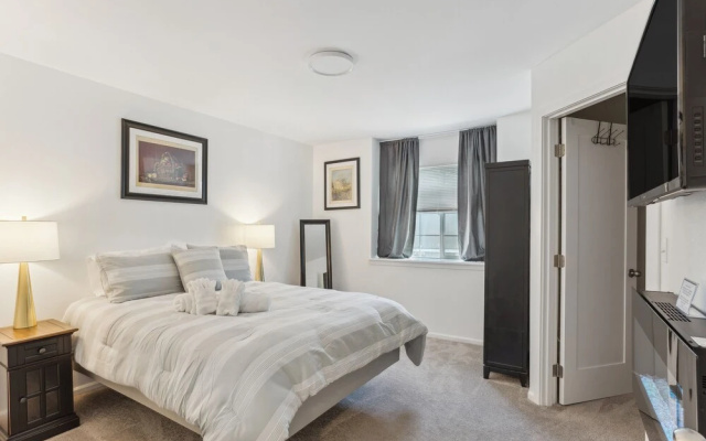 photo 2 of Charming Tacoma Retreat w/ Patio & 2 Fireplaces!