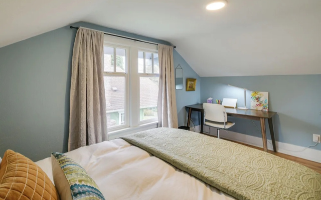 photo 4 of Charming Tacoma Vacation Home w/ Fenced Yard