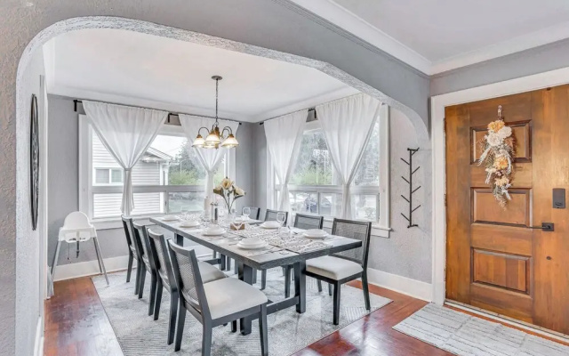 photo 2 of Charming Tacoma Vacation Rental: 2 Mi to Downtown!