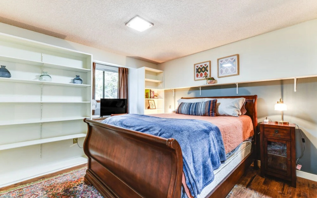 photo 3 of Charming Union Home w/ Deck ~ 2 Mi to Hood Canal!
