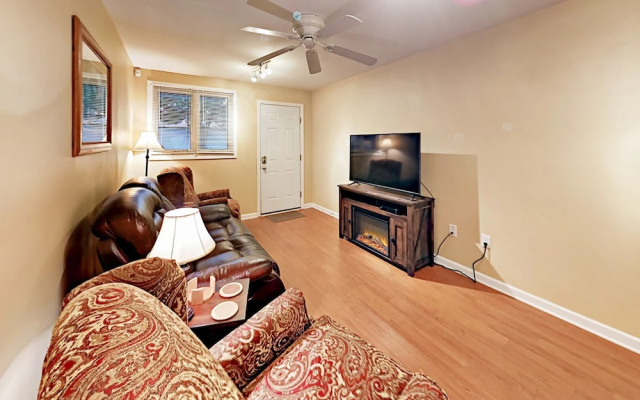 photo 2 of Charming Unit D - 2 Br Duplex
