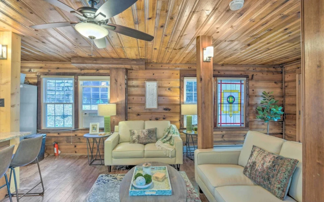 photo 3 of Screened Porch & Grill: Waterfront Landrum Cottage