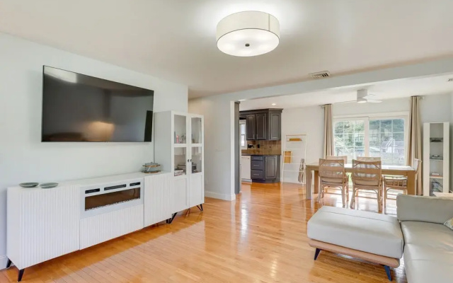 photo 2 of Charming West Haven Home - Walk to Beach!