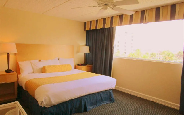 photo 3 of Charthouse Hotel & Suites