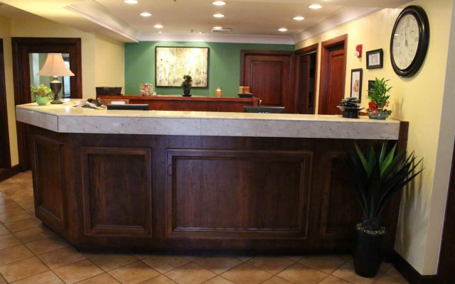 photo 2 of Chase Suite Hotel Newark-Fremont